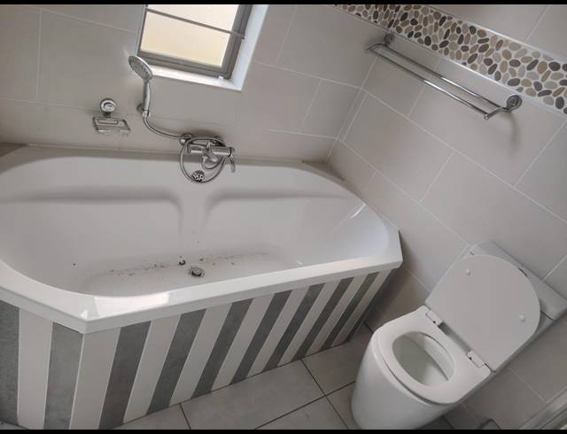 3 BEDROOM HOUSE FOR SALE IN GEELHOUTPARK